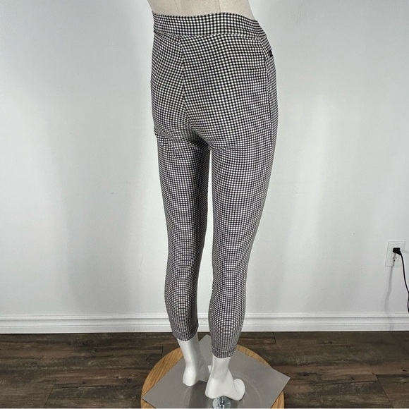 UO Black and White Houndstooth Leggings PANTS 0 - Picture 5 of 12
